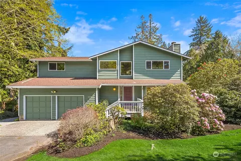 10219 NE Roberts Rd, Bainbridge Island, WA 98110