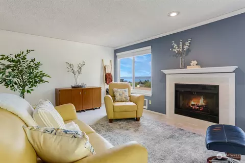 1215 SW 132nd Ln #321, Burien, WA 98146