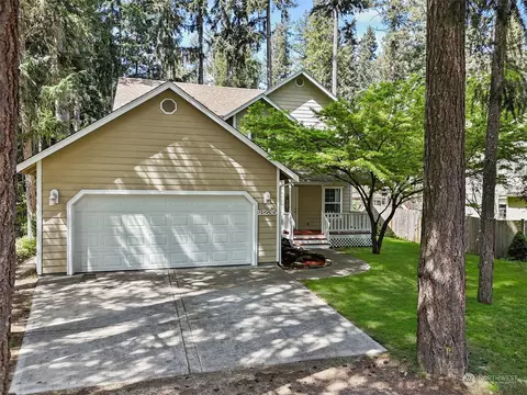 18235 SE Rampart Dr, Yelm, WA 98597