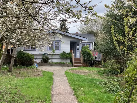 1923 4th St, Bremerton, WA 98337