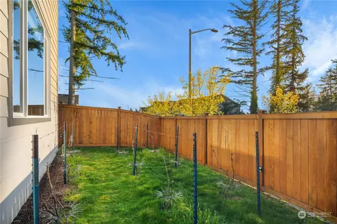 Exterior - 4312 224th Pl SE, Bothell, WA 98021 photo 6 of 15