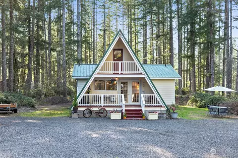 241 NE Collins Lake Dr, Tahuya, WA 98588
