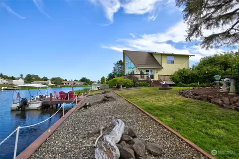 580 Point Brown Ave SE, Ocean Shores, WA 98569