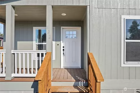822 A St, Castle Rock, WA 98611