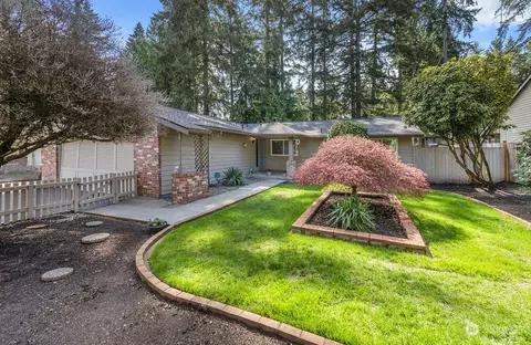 7707 NE 141st St, Kirkland, WA 98034