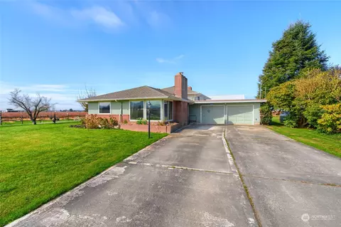 16256 Kamb Rd, Mount Vernon, WA 98273