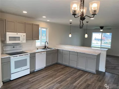 Kitchen - 641 E Franklin St, Connell, WA 99326 photo 2 of 2