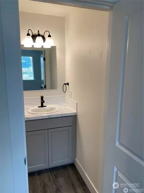 Bath - 641 E Franklin St, Connell, WA 99326 photo 3 of 3
