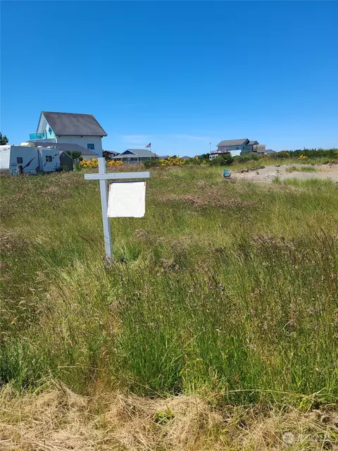 1419 Storm King Ave SW, Ocean Shores, WA 98569