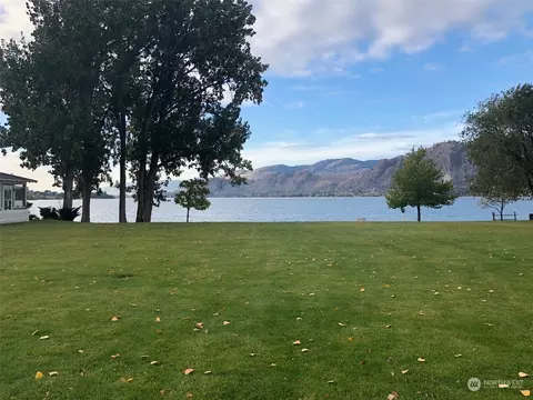 101 Veranda Dr, Oroville, WA 98844
