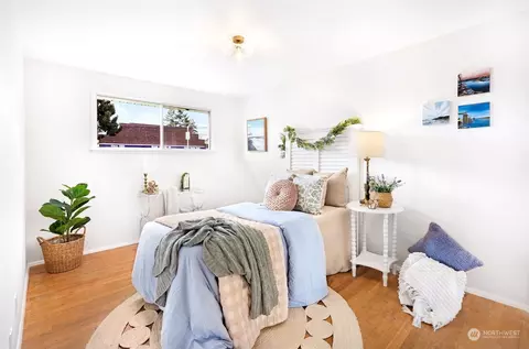 Bedroom - 1314 E Casino Rd, Everett, WA 98203 photo 3 of 4