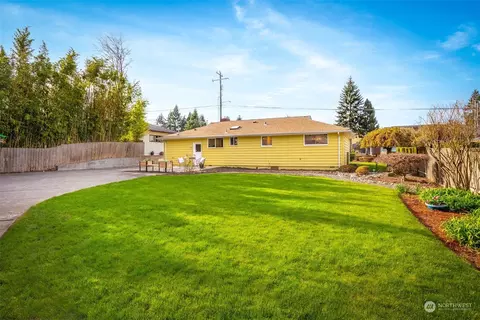 Exterior - 1314 E Casino Rd, Everett, WA 98203 photo 8 of 14
