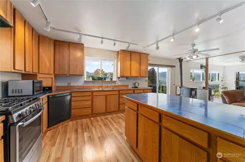 Kitchen - 86 Foothill Way, Twisp, WA 98856 photo 2 of 3