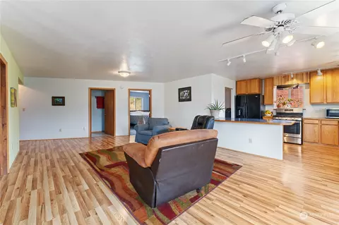 Living - 86 Foothill Way, Twisp, WA 98856 photo 3 of 3