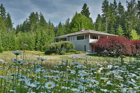 3054 Lakeview Way, Langley, WA 98260