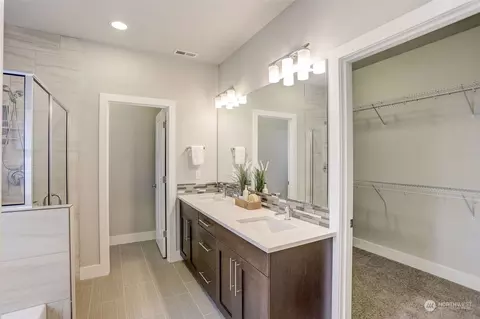 Bath - 17604 3rd Ave SE, Bothell, WA 98012 photo 2 of 6