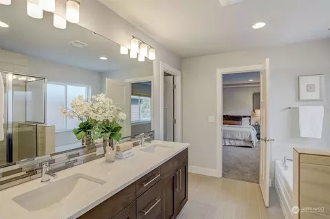 Bath - 17604 3rd Ave SE, Bothell, WA 98012 photo 1 of 6