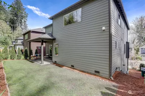 Exterior - 17604 3rd Ave SE, Bothell, WA 98012 photo 5 of 6