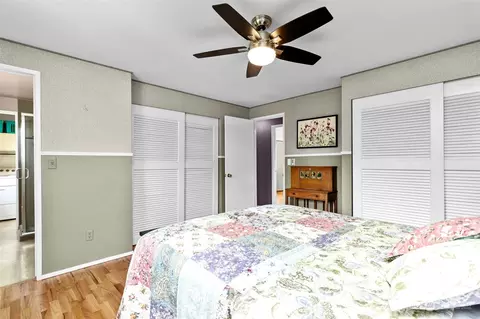 Bedroom - 8425 Maple Ln, Edmonds, WA 98026 photo 5 of 10