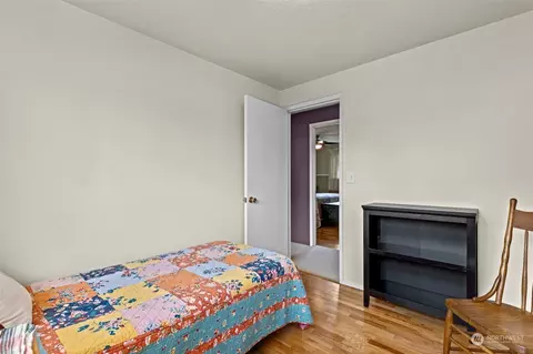 Bedroom - 8425 Maple Ln, Edmonds, WA 98026 photo 8 of 10