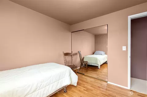 Bedroom - 8425 Maple Ln, Edmonds, WA 98026 photo 10 of 10