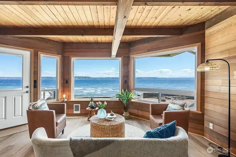 8044 SW Klahanie Rd SW, Vashon, WA 98070
