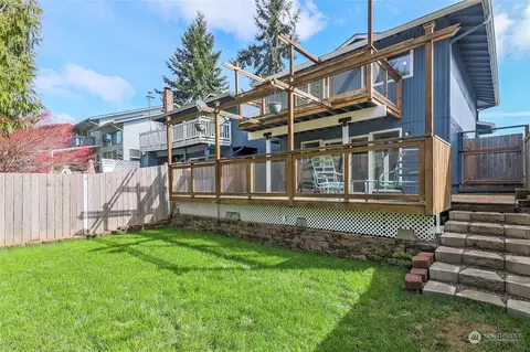 Exterior - 9028 11th Pl W, Everett, WA 98204 photo 8 of 10