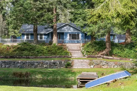 450 Mile High Dr, Camano Island, WA 98282