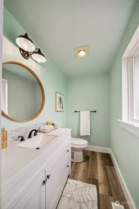 Bath - 509 Harmony Ln, Enumclaw, WA 98022 photo 1 of 2