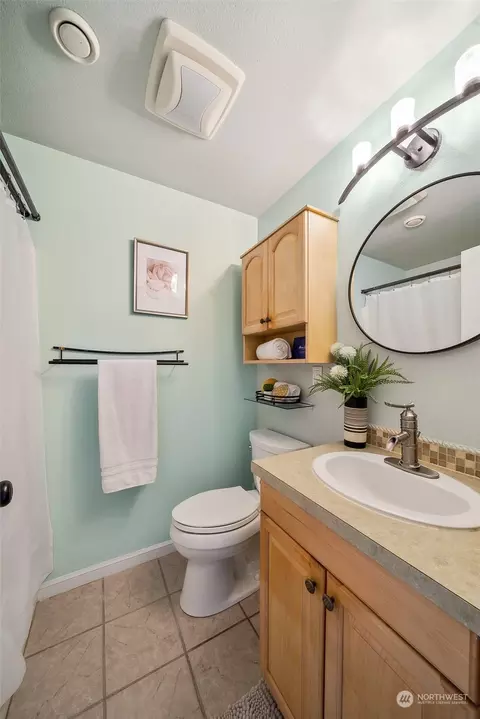 Bath - 509 Harmony Ln, Enumclaw, WA 98022 photo 2 of 2
