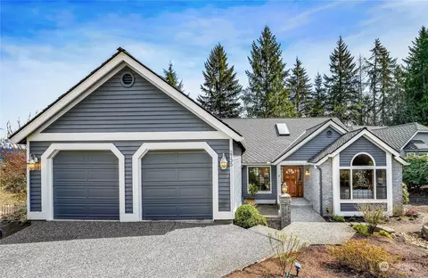 2735 NW Pine Cone Dr, Issaquah, WA 98027