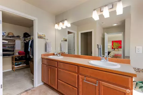 Bath - 18311 39th Ave SE #111, Bothell, WA 98012 photo 2 of 4