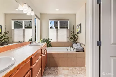 Bath - 18311 39th Ave SE #111, Bothell, WA 98012 photo 1 of 4