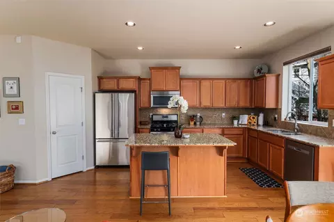 Kitchen - 18311 39th Ave SE #111, Bothell, WA 98012 photo 3 of 5