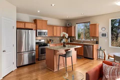 Kitchen - 18311 39th Ave SE #111, Bothell, WA 98012 photo 2 of 5