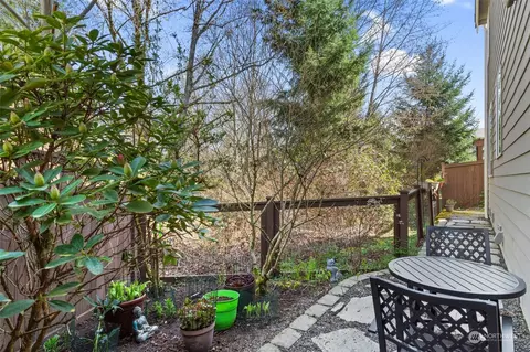 Exterior - 18311 39th Ave SE #111, Bothell, WA 98012 photo 3 of 10