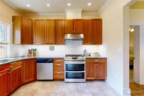 Kitchen - 124 Locust St, Walla Walla, WA 99362 photo 5 of 6