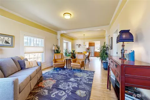 Living - 124 Locust St, Walla Walla, WA 99362 photo 1 of 5