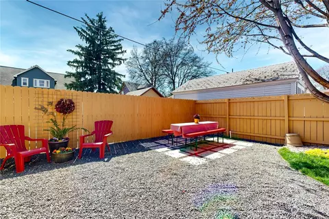 Exterior - 124 Locust St, Walla Walla, WA 99362 photo 4 of 9