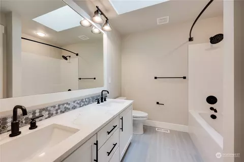 Bath - 20332 125th Ave NE #SM 07, Bothell, WA 98011 photo 2 of 4