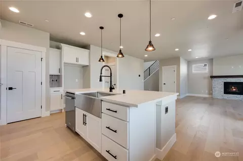 Kitchen - 20332 125th Ave NE #SM 07, Bothell, WA 98011 photo 5 of 8