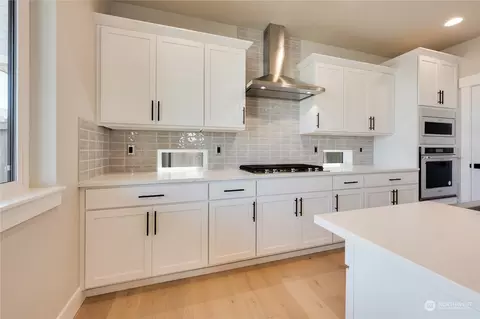 Kitchen - 20332 125th Ave NE #SM 07, Bothell, WA 98011 photo 4 of 8