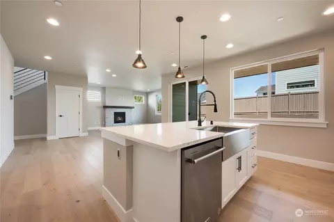 Kitchen - 20332 125th Ave NE #SM 07, Bothell, WA 98011 photo 7 of 8