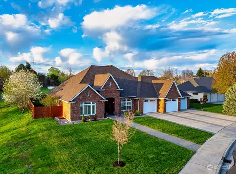 27 Shangri La Ct, Walla Walla, WA 99362