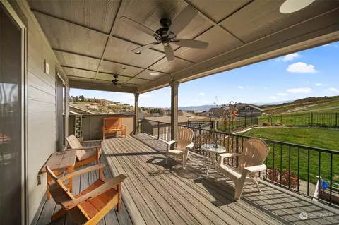 Exterior - 75 Sunny Meadows Loop, Wenatchee, WA 98801 photo 4 of 11