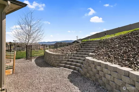 Exterior - 75 Sunny Meadows Loop, Wenatchee, WA 98801 photo 11 of 11