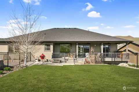 Exterior - 75 Sunny Meadows Loop, Wenatchee, WA 98801 photo 7 of 11