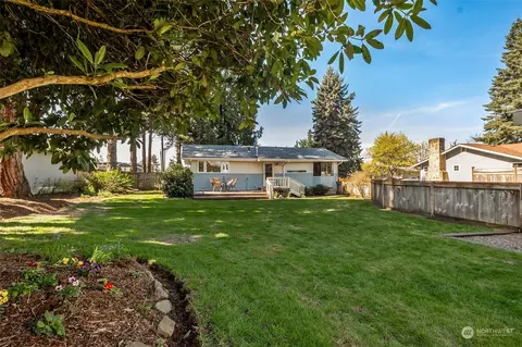 933 17th St SE, Puyallup, WA 98372