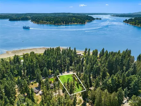 3900 Pleasant Beach Dr NE, Bainbridge Island, WA 98110
