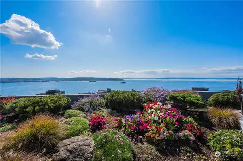 2621 2nd Ave #805, Seattle, WA 98121